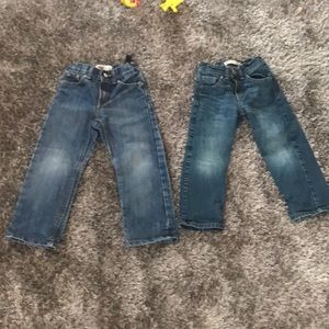 2 pairs of Levi’s jeans